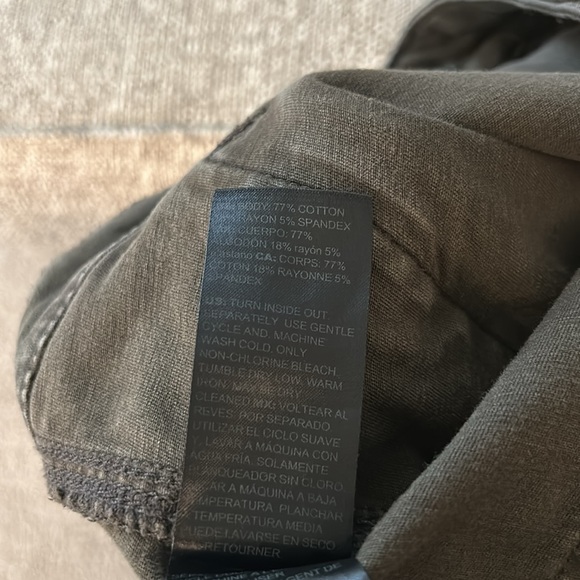 Very cute and stretchy shorts - Picture 5 of 6